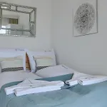 Perlowy Z Bezposrednim Widokiem Na Morze- Nadmorski Luksus Apartment